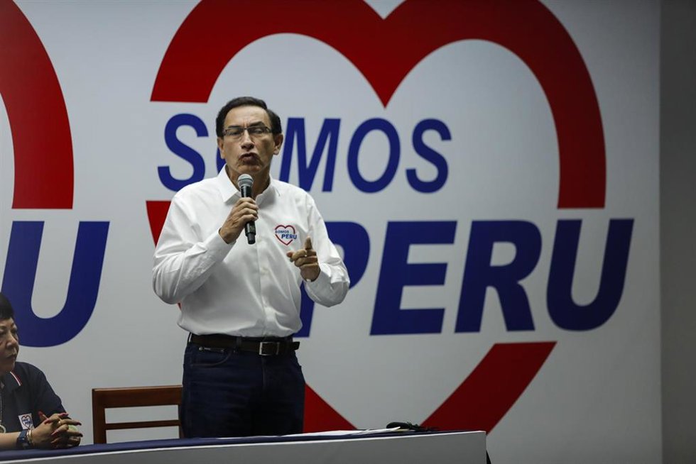 Archivo - El expresidente de Perú Martín Vizcarra durante un acto en 2020, cuando aún ejercía como mandatario