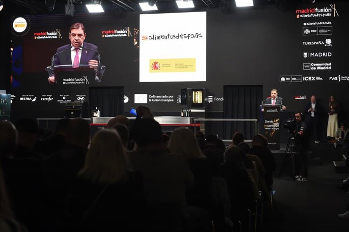 El ministro de Agricultura, Pesca y Alimentación, Luis Planas, interviene durante su visita a la XXII edición de Madrid Fusión, en IFEMA Madrid 