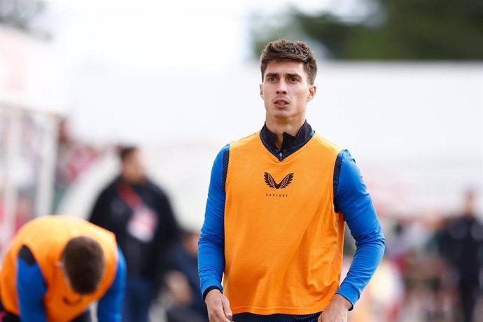 Archivo - Federico Gattoni of Sevilla FC warms up during the Spanish Cup, Copa del Rey, football match played between Quintanar de la Orden and Sevilla FC at Alfonso Viller Garcia stadium on November 01, 2023, in Quintanar de la Orden, Toledo, Spain.