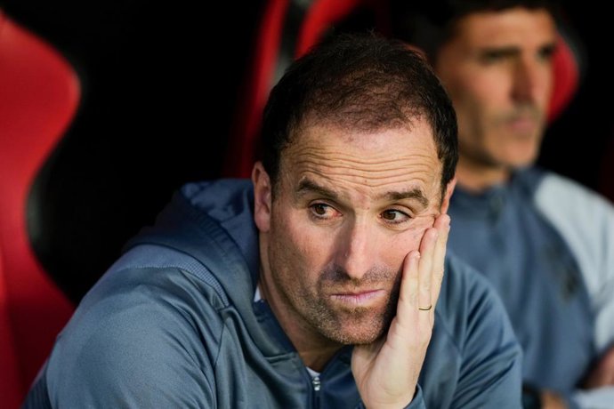 Jagoba Arrasate, head coach of CA Osasuna, looks on during the Spanish league, LaLiga EA Sports, football match played between Sevilla FC and CA Osasuna at Ramon Sanchez-Pizjuan stadium on January 28, 2024, in Sevilla, Spain.