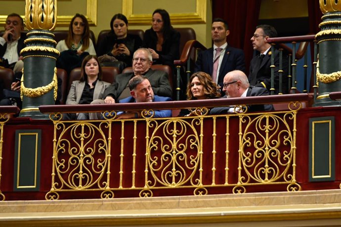 El presidente de ERC, Oriol Junqueras, y la vicepresidenta del Govern, Laura Vilagr, en el Congreso
