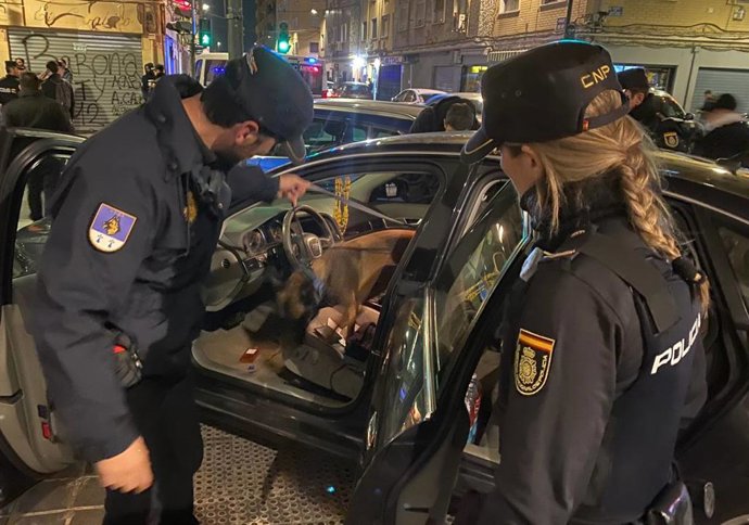 El segundo dispositivo en Orriols, en Valncia, en dos semanas se salda con 14 detenidos y 204 identificados