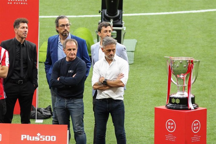 Archivo - Oscar Ortega durante la entrega del trofeo al Atlético de Madrid de campeón de Liga en 2021