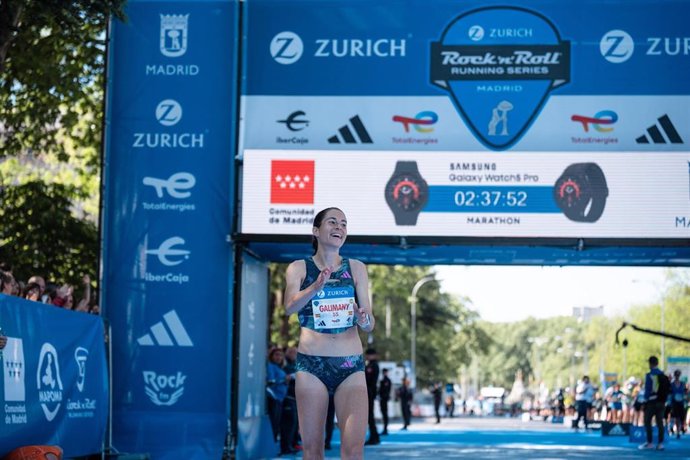 Archivo - Imagen la española Marta Galimany tras finalizar tercera en el Maratón de Zurich Rock 'n' Roll Running Series Madrid