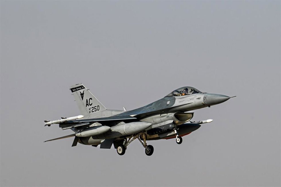 Archivo - Imagen de archivo de un F-16 estadounidense