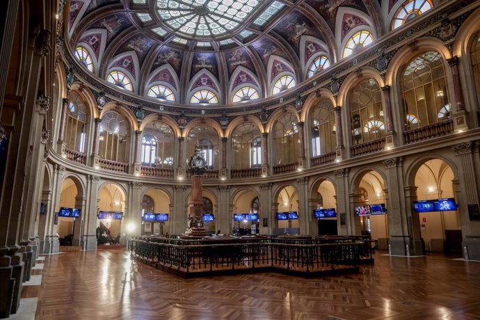 Archivo - Vista general del Palacio de la Bolsa, en Madrid (España)