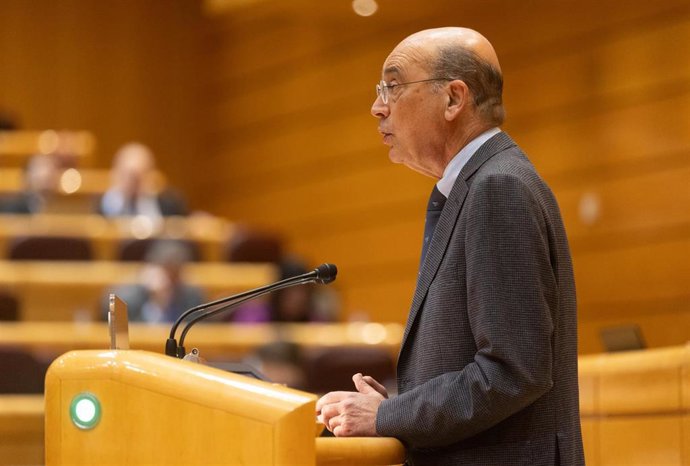 El diputado del PNV Mikel Legarda interviene durante un pleno del Congreso de los Diputados, en el Palacio del Senado, a 10 de enero de 2024, en Madrid