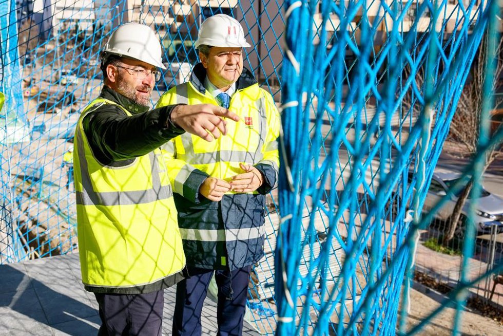 El consejero de Vivienda, Transportes e Infraestructuras de la Comunidad de Madrid, Jorge Rodrigo, en las obras del tecer carril de la M-607