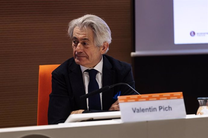 El Presidente del CGE, Valentín Pich, durante la presentación del Barómetro económico, a 31 de enero de 2024, en Madrid (España). La segunda edición del Barómetro Económico corresponde al segundo semestre de 2023, donde se realiza un estudio para cono