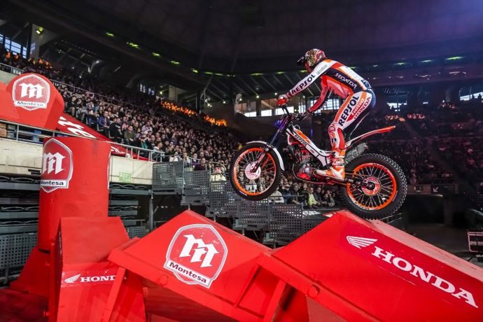 Archivo - El piloto español Toni Bou durante una prueba del Mundial X-Trialen Barcelona