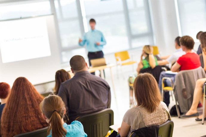 Más de 11.000 personas vulnerables logran un empleo tras participar en un programa del SAE.