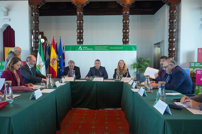 El consejero de la Presidencia, Interior, Diálogo Social y Simplificación Administrativa, Antonio Sanz, interviene durante la reunión del Consejo Rector de la Agencia Andaluza de Cooperación Internacional para el Desarrollo (Aacid).