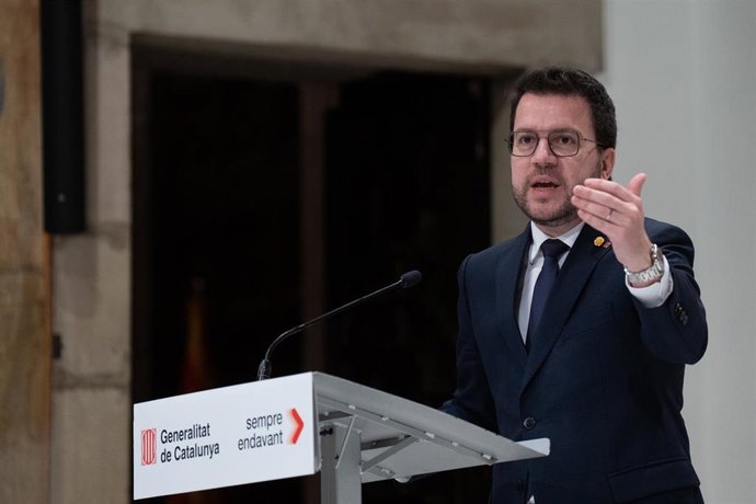 El presidente de la Generalitat, Pere Aragons, durante la firma del convenio para la construcción del nuevo campus de salud del Hospital Clínic de Barcelona, a 29 de enero de 2024, en Barcelona
