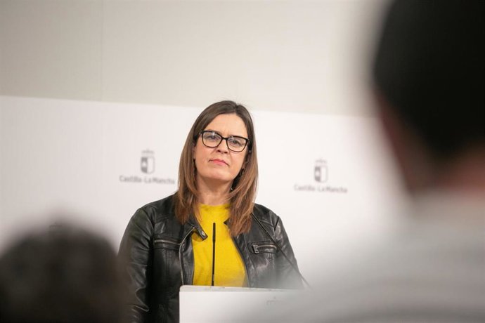 La consejera Portavoz del Gobierno regional, Esther Padilla, comparece en rueda de prensa, en el Palacio de Fuensalida, para informar sobre los acuerdos adoptados el Consejo de Gobierno.