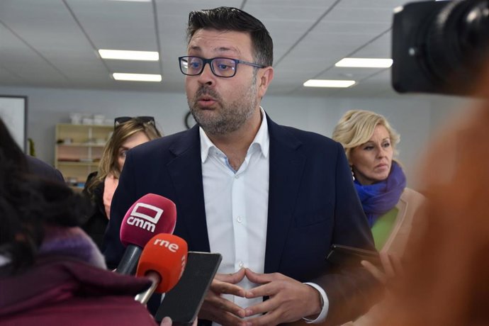 Archivo - El consejero de Educación, Cultura y Deportes, Amador Pastor.