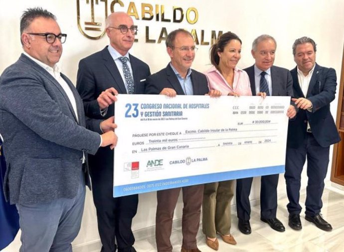 SEDISA y ANDE donan 30.000€ al Cabildo Insular de La Palma.