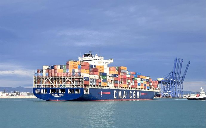 Imatge d'un buc al Port de Valncia