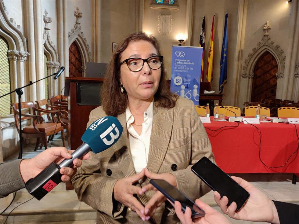 La consellera de Salud, Manuela García, durante la presentación del Programa de Centros Sanitarios Promotores de la Salud de Baleares este miércoles en Can Campaner.