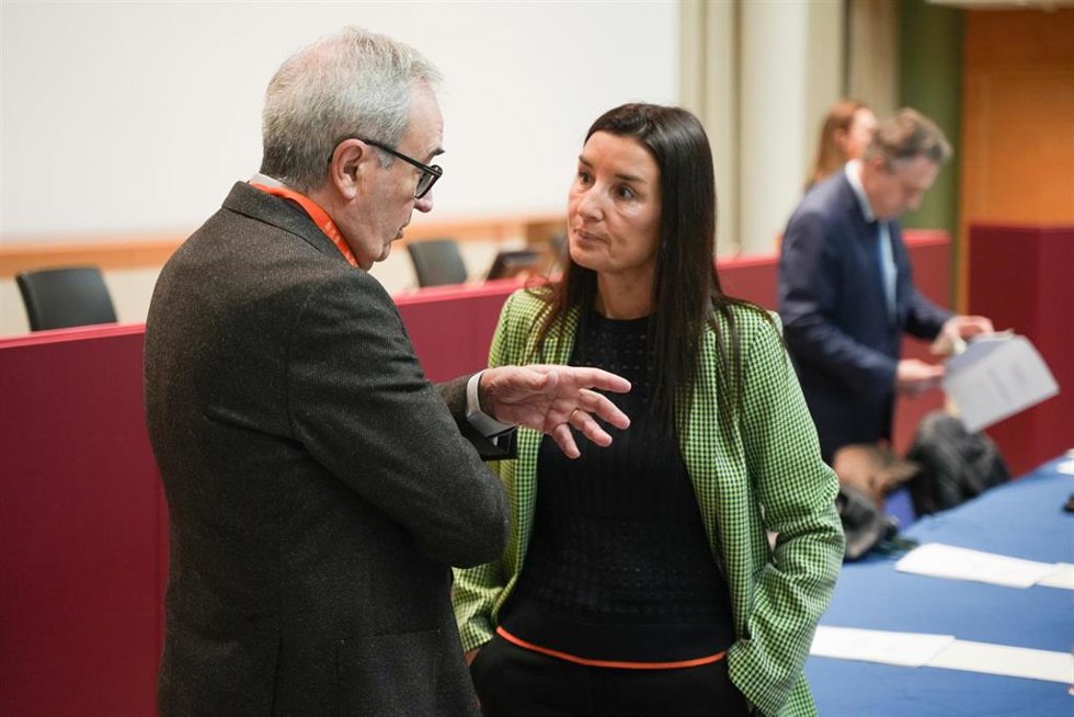 La consellera de Hacienda, Economía y Administración Pública, Ruth Merino, durante la reunión de la comisión mixta Consell-Corts para la reforma del sistema de financiación y valoración de la deuda histórica en Les Corts