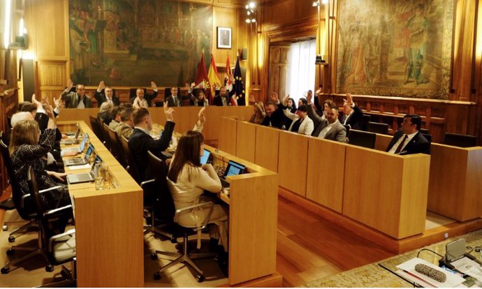 Momento de la votación del presupuesto en la Diputación de León.