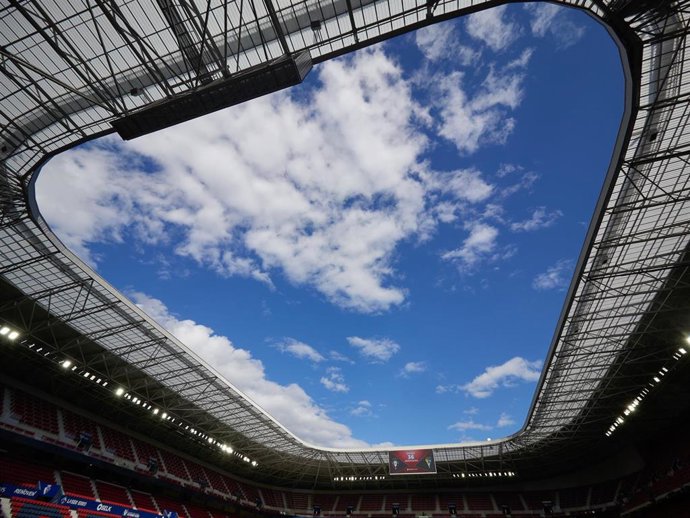 Archivo - Panoramic view  before the spanish league, LaLiga, football match played between CA Osasuna v Cadiz CF at El Sadar Stadium on May 11, 2021 in Pamplona, Navarra, Spain.