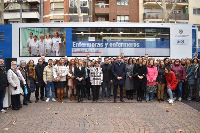 Foto de familia durante la presentación de la Ruta Enfermera.