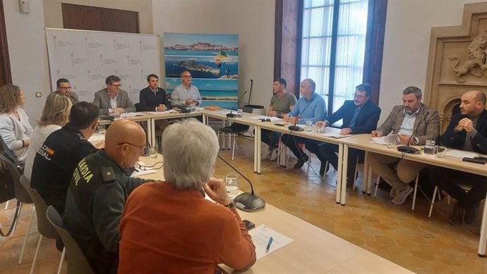 El conseller de Turismo, Cultura y Deportes, Jaume Bauz, preside la Comisión contra la Violencia en el Deporte.