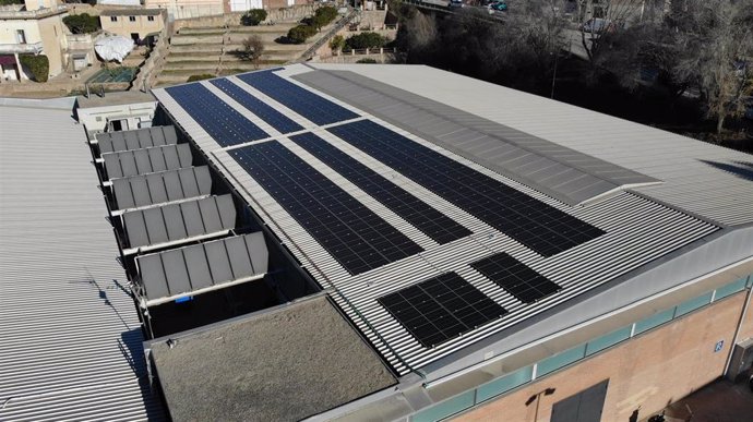 Archivo - Cubierta solar en Molins de Rei (Barcelona).