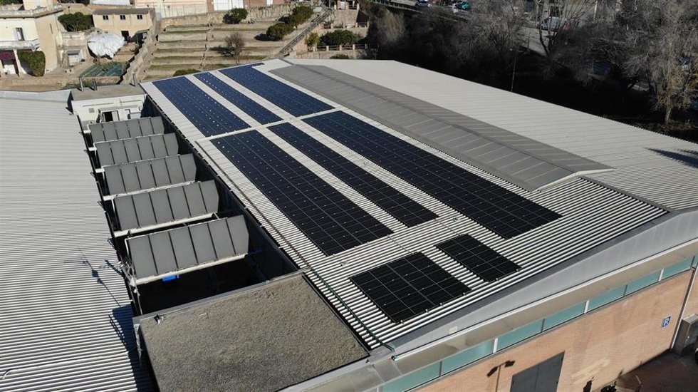 Archivo - Cubierta solar en Molins de Rei (Barcelona).