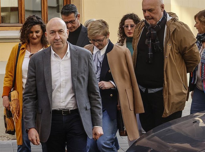 El secretari general del PSPV-PSOE a la província d'Alacant, Alejandro Soler (2e), en una imatge d'arxiu