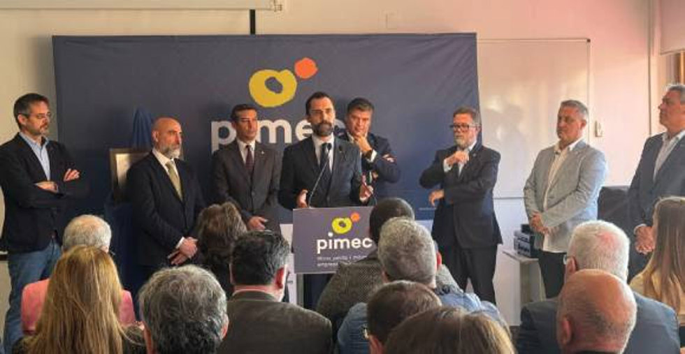 El conseller Torrent interviene durante la inauguración