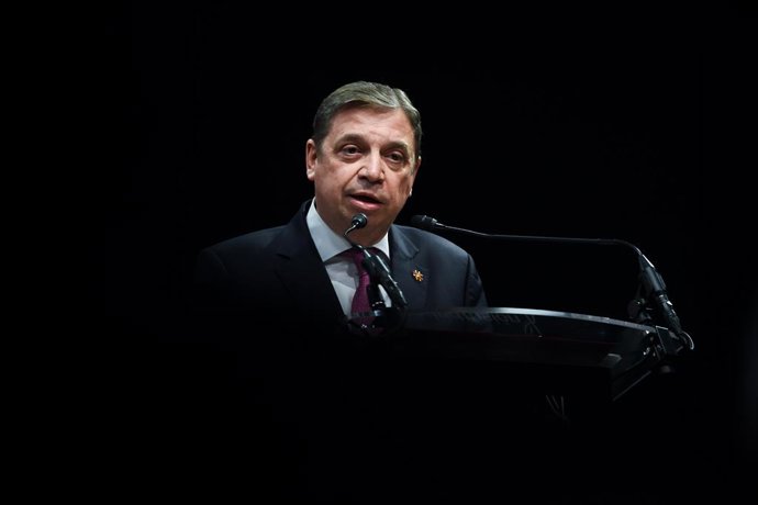 El ministro de Agricultura, Pesca y Alimentación, Luis Planas, interviene durante su visita a la XXII edición de Madrid Fusión, en IFEMA Madrid, a 30 de enero de 2024, en Madrid (España). Planas ha estado presente en el XXII Congreso Internacional Madrid 