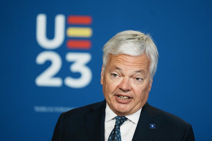 Archivo - El comisario europeo de Justicia, Didier Reynders, ofrece declaraciones a su llegada a la segunda jornada de la reunión informal de ministros de Consumo de la UE, en el Palacio Euskalduna, a 25 de julio de 2023, en Bilbao, Vizcaya, País Vasco 