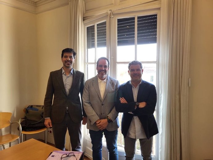 Foto acuerdo ANCO & R2 Tecnio