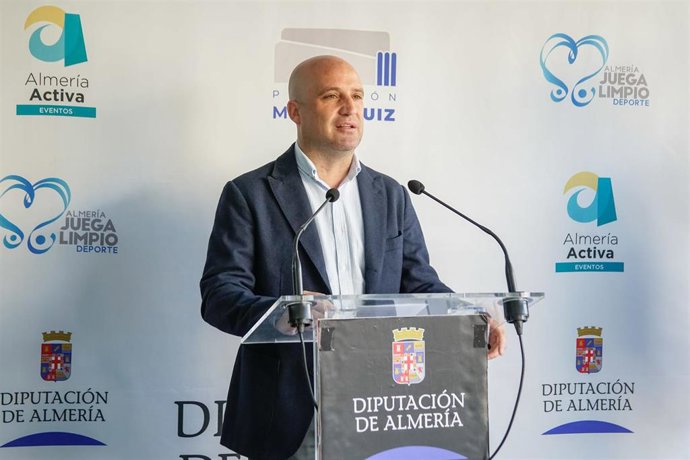 Diputación presenta el Circuito Provincial de Triatlón que comenzará en El Ejido (Almería)