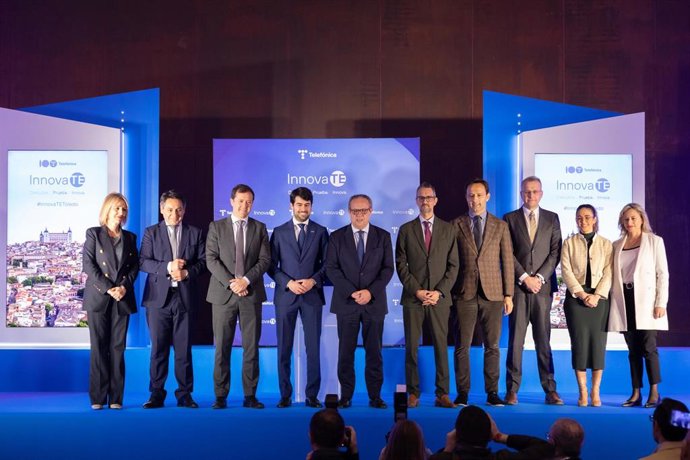 Foto de familia de la presentación de InnovaTe 2024 en Toledo.