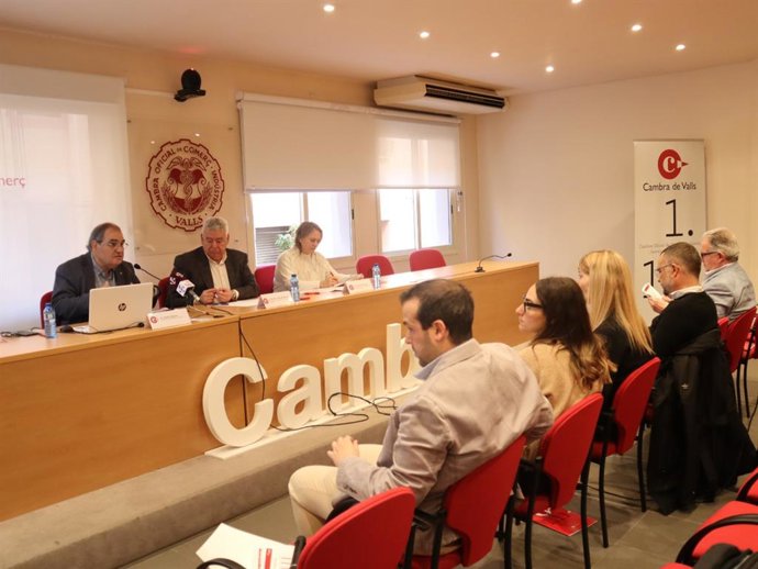 El presidente de la Cámara de Valls, Josep maria Rovira, ha participado en la presentación del informe de coyuntura económica del Camp de Tarragona y les Terres de l'Ebre del cuarto trimestre de 2023