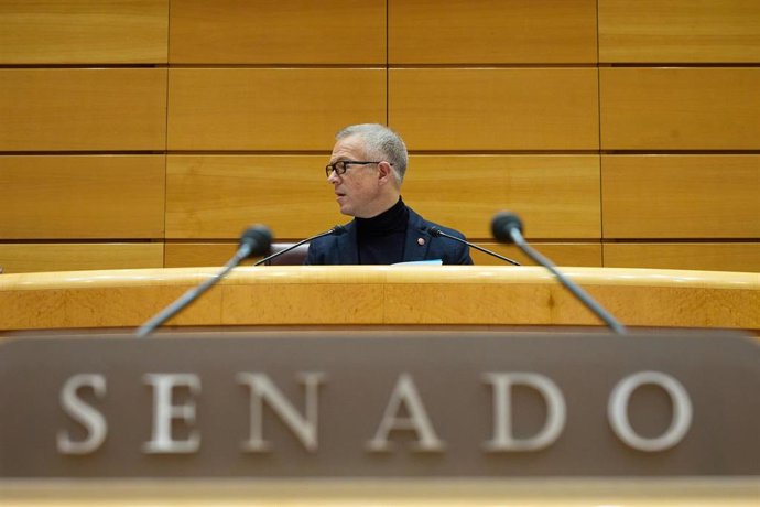 Archivo - El presidente del Senado, Ander Gil, durante una sesión plenaria en el Senado, a 9 de febrero de 2023, en Madrid (España). El Gobierno afronta hoy tres mociones en la Cámara Alta. La primera hace referencia a la adopción de medidas para paliar