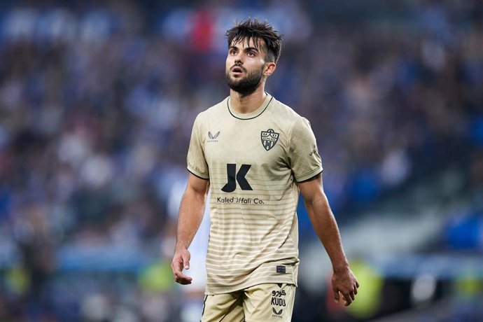 Archivo - Arnau Puigmal of UD Almeria looks on during the La Liga Santander match between Real Sociedad and UD Almeria at Reale Arena on May 23, 2023, in San Sebastian, Spain.