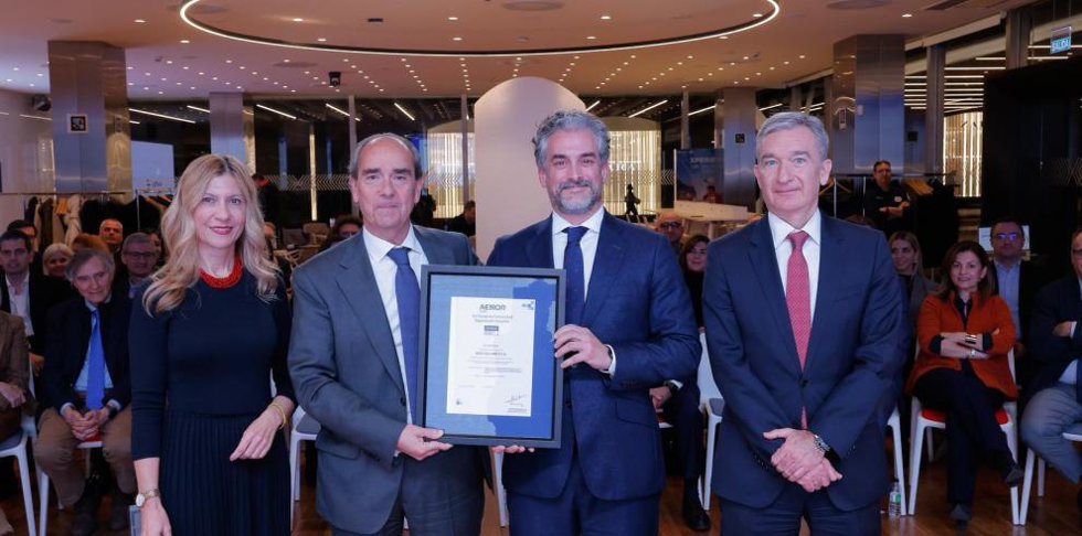 La vicepresidenta segunda y consejera de Economía, Empleo e Industria del Gobierno de Aragón, Mar Vaquero, en la jornada 'La salud en las empresa aragonesas'