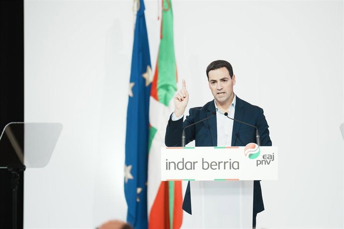 Archivo - El candidato del PNV a Lehendakari, Imanol Pradales.