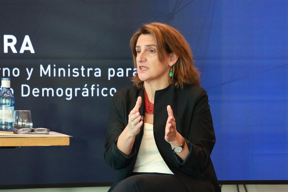 La vicepresidenta tercera del Gobierno y ministra para la Transición Ecológica y el Reto Demográfico, Teresa Ribera, participa en un Encuentro de la cadena Ser en Sevilla