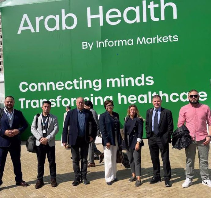 Andalucía Trade ha impulsado la participación de cuatro empresas del sector sanitario andaluz en una misión comercial a la 49 edición de la feria Arab Health, la más importante del sector médico-hospitalario de Oriente Medio.