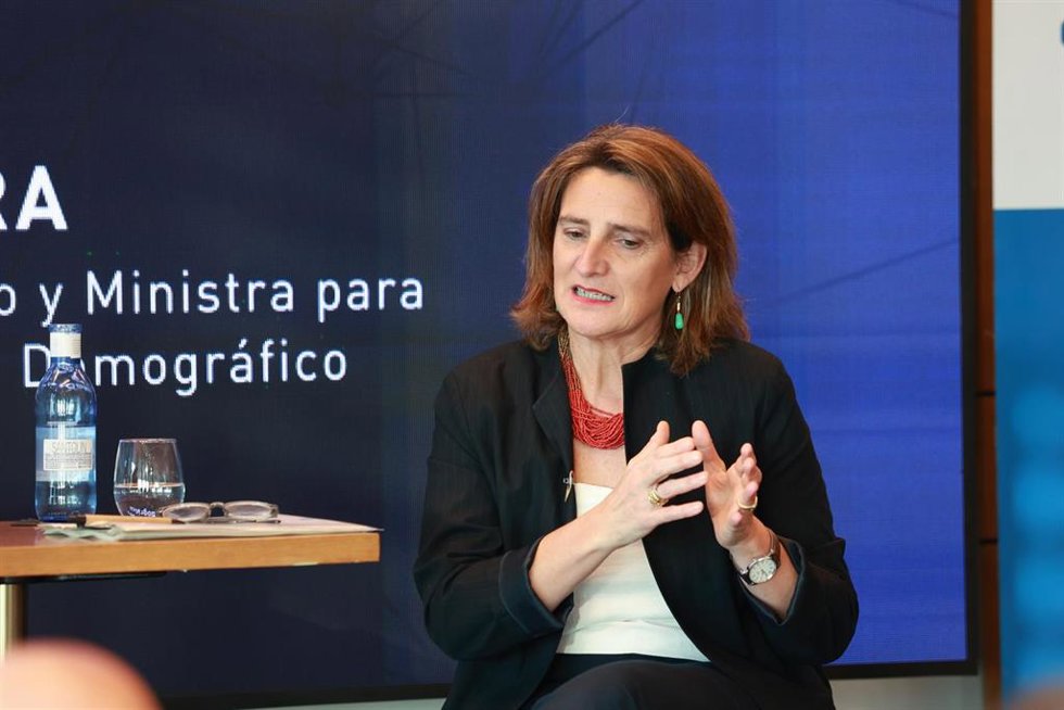 La vicepresidenta tercera del Gobierno y ministra para la Transición Ecológica y el Reto Demográfico, Teresa Ribera, participa en un Encuentro de la cadena Ser. A 1 de febrero de 2024, en Sevilla (Andalucía, España)