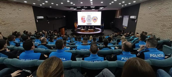 Cerca de setenta alumnos del cuerpo de Policía Local de Castilla y León arrancan el curso en Ávila.
