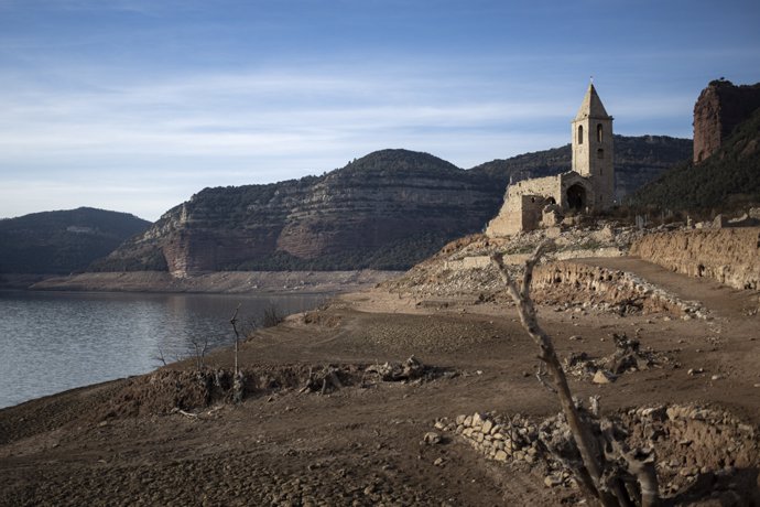 Vista del pantano de Sau, a 22 de enero de 2024, en Barcelona, Catalunya (España)