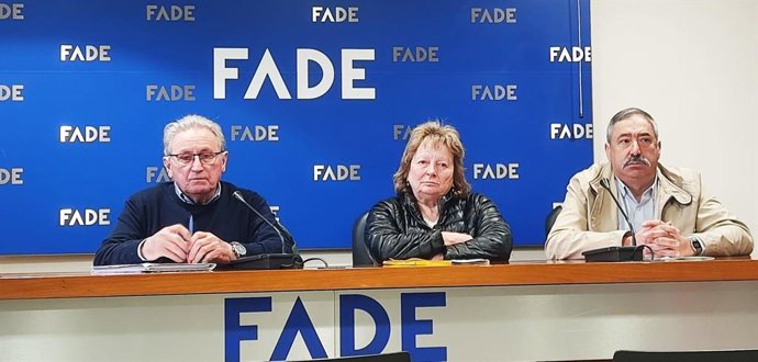 El presidente de Asaja, Ramón Artime; la presidenta de COAG, Mercedes Cruzado y el secretario de UCA, José Ramón García 'Pachón'.