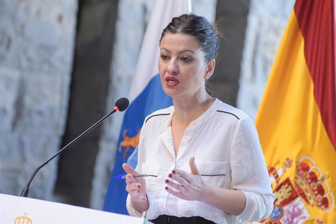 Archivo - La ministra de Infancia y Juventud, Sira Rego, ofrece una rueda de prensa tras una reunión con el presidente del Gobierno de Canarias, Fernando Clavijo, en la Presidencia del Gobierno de Canarias, a 31 de enero de 2024, en Santa Cruz de Teneri