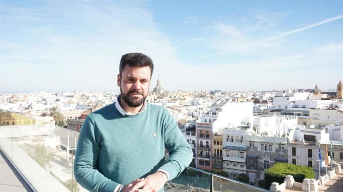 El secretario general del PP de Sevilla y parlamentario andaluz, José Ricardo García