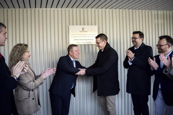 El presidente de Castilla-La Mancha, Emiliano García-Page, inaugura el nuevo IESO 'El Lago' en Seseña
